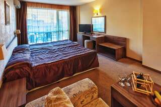 Отель Hotel Forum Солнечный Берег Двухместный номер с 1 кроватью или 2 отдельными кроватями (для 2 взрослых)-2